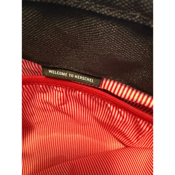 Hershel Supply Co Lane Messenger Black bag Canvas Crossbody Shoulder Bag red str - Picture 9 of 14